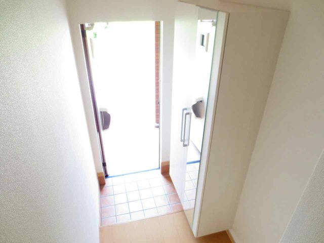 落ち着いた玄関です