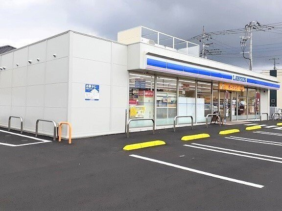ローソン北本中丸５丁目店まで560m