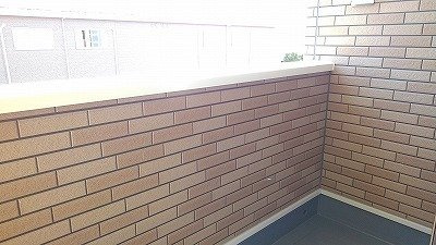 バルコニーからの眺めを楽しみながら食事をしませんか
