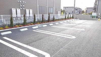 駐車場があるので、車を買う予定の方も安心です