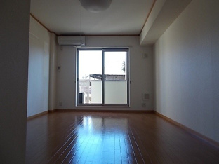こちらの居間で趣味の時間をお楽しみください