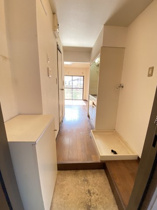 明るい玄関です