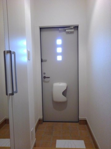 明るい玄関です