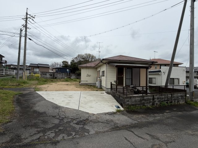 東須恵貸家の前面道路含む現地写真