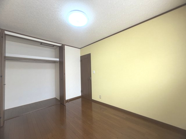 垂水区青山台３丁目戸建の洋室