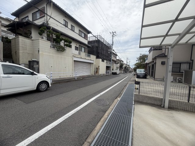 垂水区青山台３丁目戸建の前面道路含む現地写真