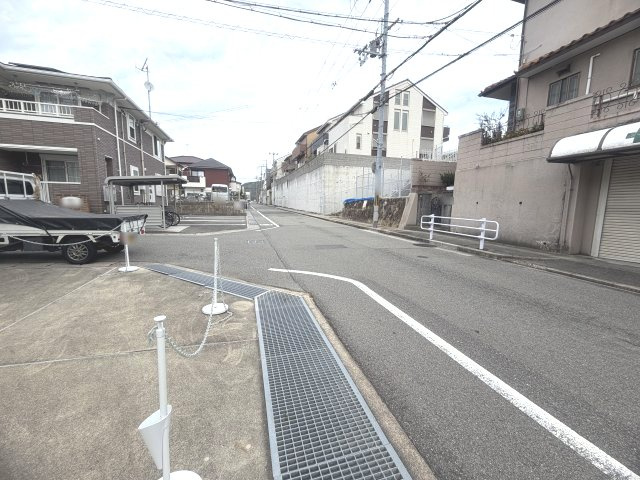 垂水区青山台３丁目戸建の前面道路含む現地写真