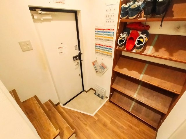 明るい玄関です