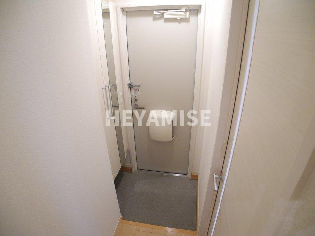 ファミーユ凪 B棟の玄関|※同物件反転タイプの写真でございます※現況を優先します※