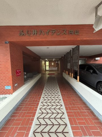 ふじ井ハイデンス円山のエントランス