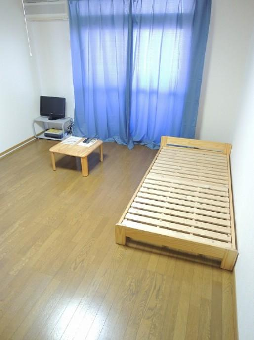 レオパレスシャルマンの寝室|絨毯仕様です