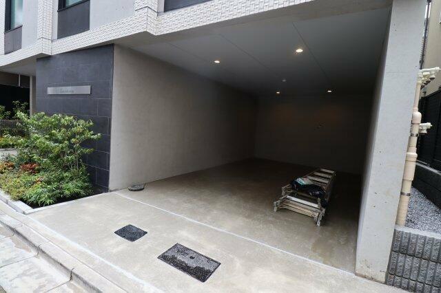 ＧＥＮＯＶＩＡ根津の駐車場