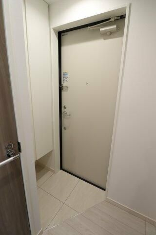 ＧＥＮＯＶＩＡ根津の玄関