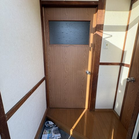 中島マンションの玄関