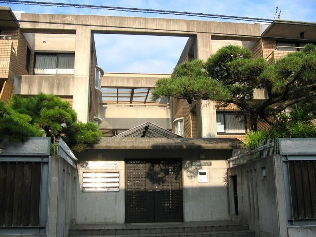 ベルコート芦屋の外観