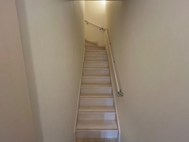 ユウアイグランデ大曽根の内装|階段