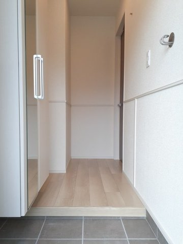 【玄関】 | イヤサカ | 落ち着いた玄関です