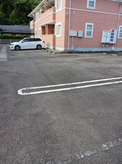 【駐車場】 | ハッピネスハウス　Ｂ