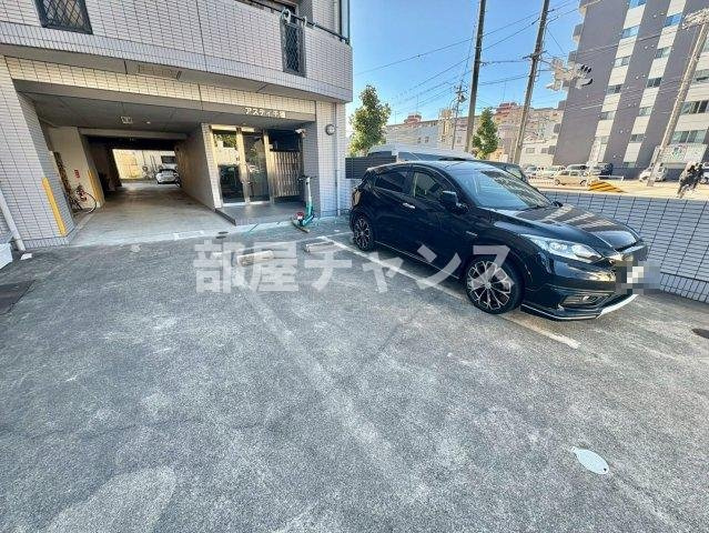 INOVE千種（旧アスティ千種）の駐車場