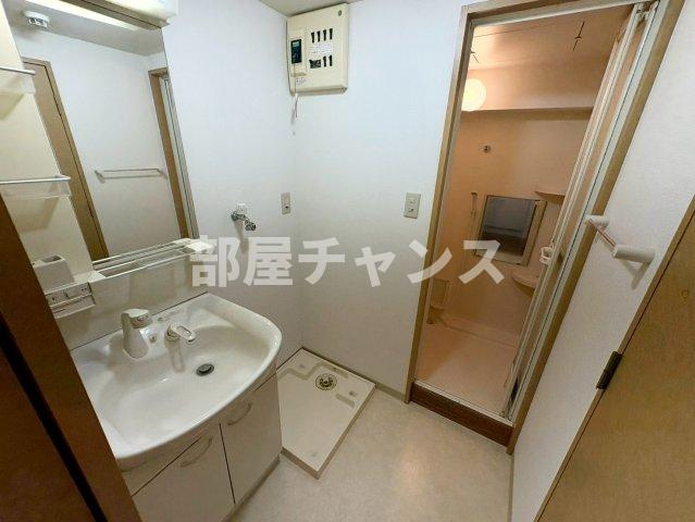INOVE千種（旧アスティ千種）の独立洗面台