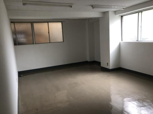 台東区千束２丁目の店舗事務所の内装