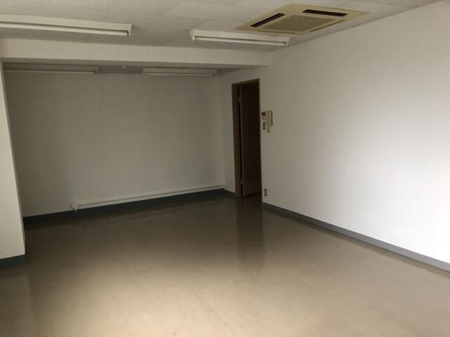 台東区千束２丁目の店舗事務所の内装