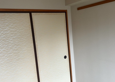 【収納】 | パークサイド町田 | 洋室には大容量のウォークインクロゼットを完備。衣類はもちろん、スーツケースや季節ものの家電まで効率よくまとめて収納できます。全居室収納付きで、お部屋の生活感を抑えて広々とすっきり使えます。