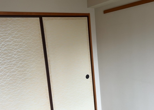 【収納】 | パークサイド町田 | 洋室には大容量のウォークインクロゼットを完備。衣類はもちろん、スーツケースや季節ものの家電まで効率よくまとめて収納できます。全居室収納付きで、お部屋の生活感を抑えて広々とすっきり使えます。
