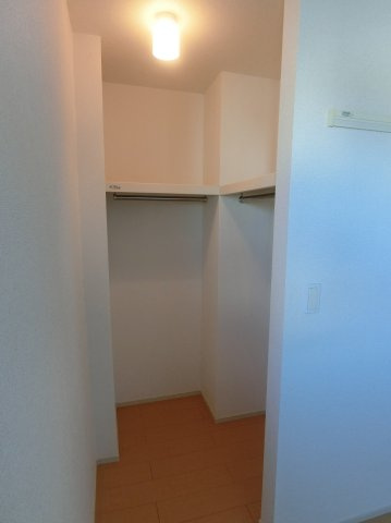 フォーチュネイトハウス　Ａの玄関