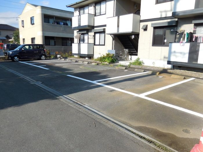 ブリスベントⅡの駐車場