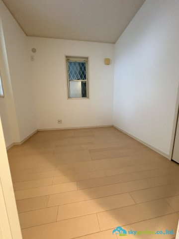 藤沢市片瀬4丁目　中古戸建の洋室