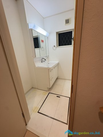 藤沢市片瀬4丁目　中古戸建の独立洗面台
