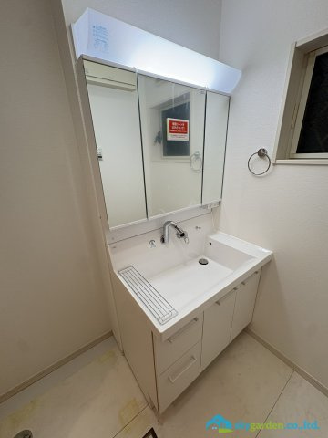 藤沢市片瀬4丁目　中古戸建の独立洗面台
