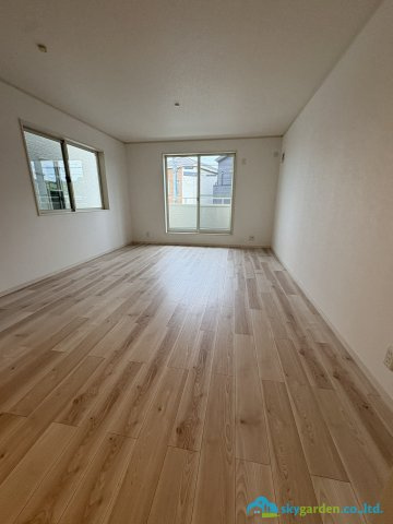 藤沢市片瀬4丁目　中古戸建の居間・リビング