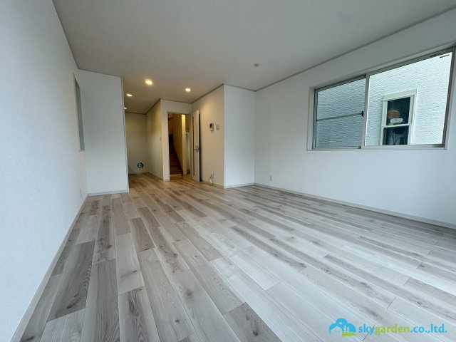 藤沢市片瀬4丁目　中古戸建の居間・リビング