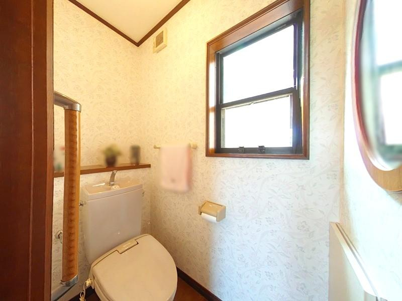 高知市潮見台2丁目　中古戸建てのトイレ|２F:トイレ