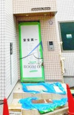 Ｌｅ　Ｐｉｎ　Ｃｏｌｌｉｎｅ（ル　パン　コリーヌ）のエントランス|エントランスです。