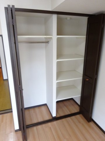 ライオンズプラザ聖蹟桜ケ丘の収納|たっぷりとした収納スペースです