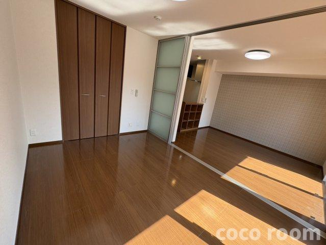 ぺブルコートの洋室