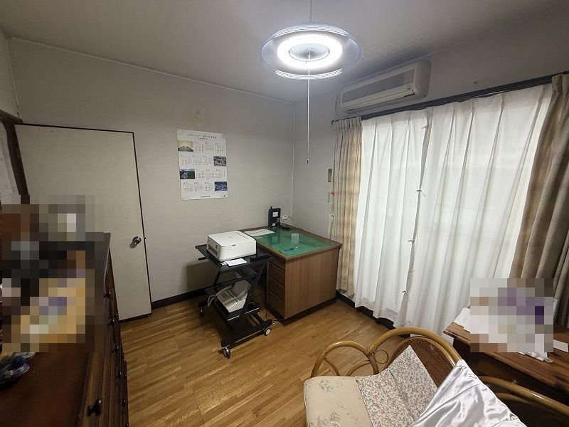 各務原市鵜沼羽場町５丁目の洋室