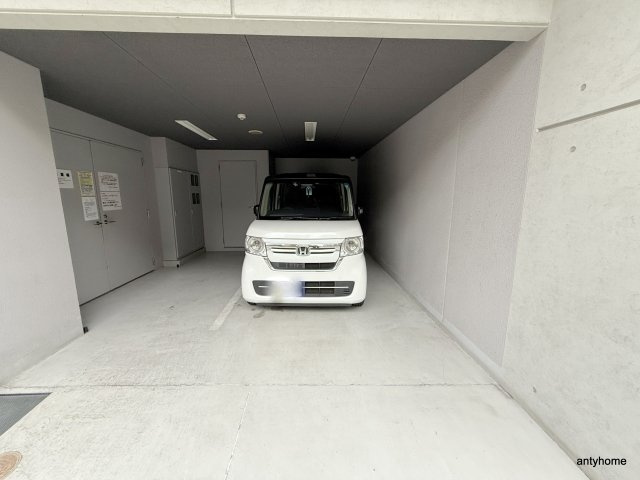 サムティ難波VIVO　仲介手数料無料の駐車場