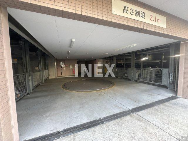 横浜市中区吉田町の賃貸マンションの駐車場