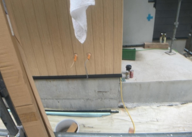 【構造・工法・仕様】 | 木造住宅とは土台、壁、柱など建築物の強度を支える構造体の材に木が使用されている構造を指します。構造体は建物の自重を支えるだけではなく風圧や水圧、積裁荷重などあらゆる衝撃に耐えるための基礎です。