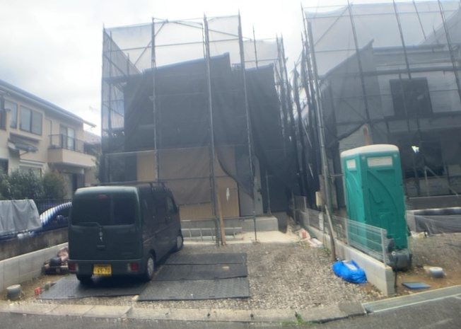 【庭】 | 家族でのBBQを行うのであれば3坪程度の広さがあればよいでしょう。ガーデニングや家庭菜園を楽しむ際は、手入れが行き届く範囲にすると安心です。また、庭のある方角や接道が気になる方は事前に確認しましょう。