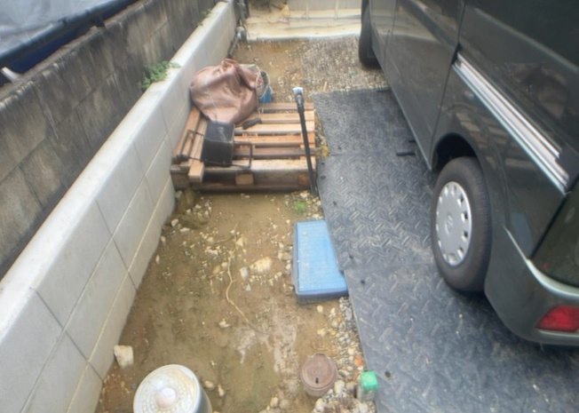 【設備】 | 敷地内には、散水栓や立水栓があります。水道水を直接利用できるため、水を運ぶ手間を省くことが出来ます。大量の水を必要とする洗車作業や清掃などに役立ちます。その他設備とあわせて、現地でご確認ください。
