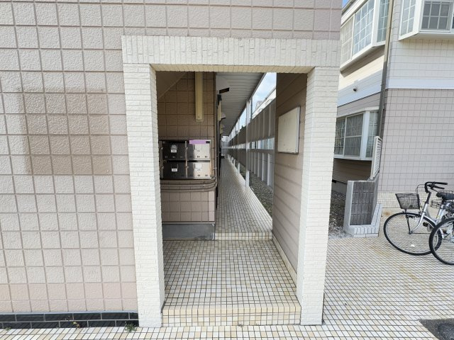 パティオ稔台B棟 のエントランス