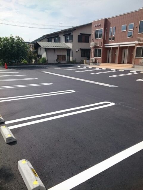 パーシモン　Ｅの駐車場