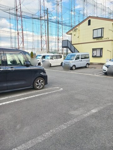 エアリーハウスの駐車場