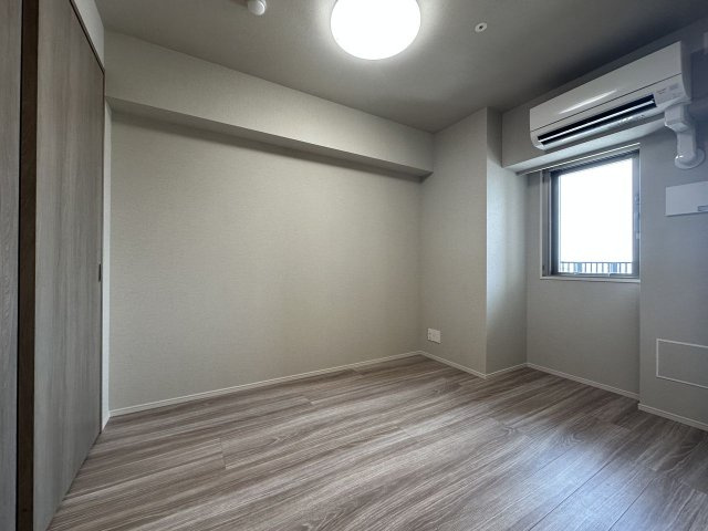 コンシェリア東京 ＜ＨＩＧＡＳＨＩＪＵＪＯ ＲＥＳＩＤＥＮＣＥ＞の寝室|落ち着いた色調の寝室です