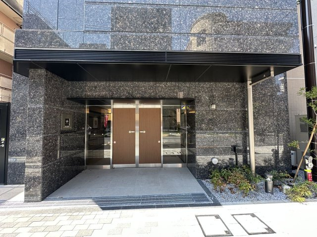 コンシェリア東京 ＜ＨＩＧＡＳＨＩＪＵＪＯ ＲＥＳＩＤＥＮＣＥ＞のエントランス|建物の内部です